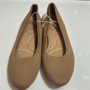 Old Navy Tan Flats with Seamless Upper
